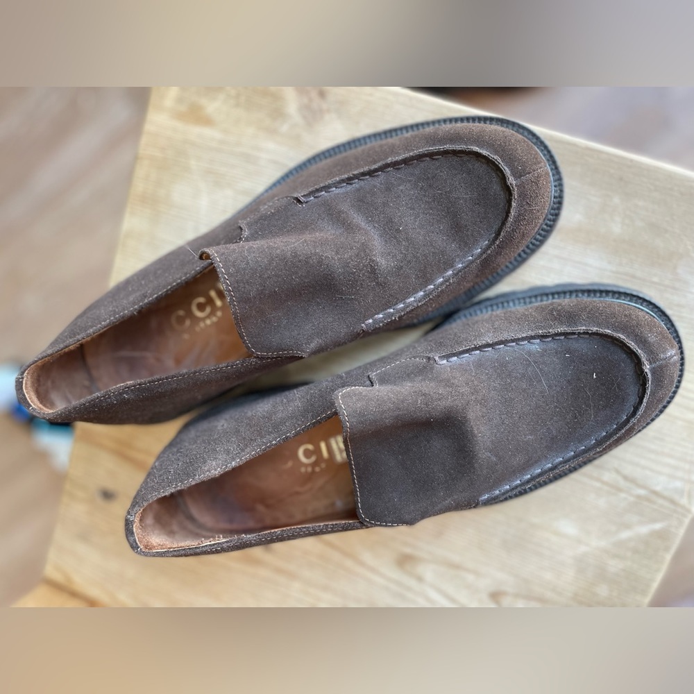 Rare Gucci Men’s Suede Loafers - Picture 4 of 7